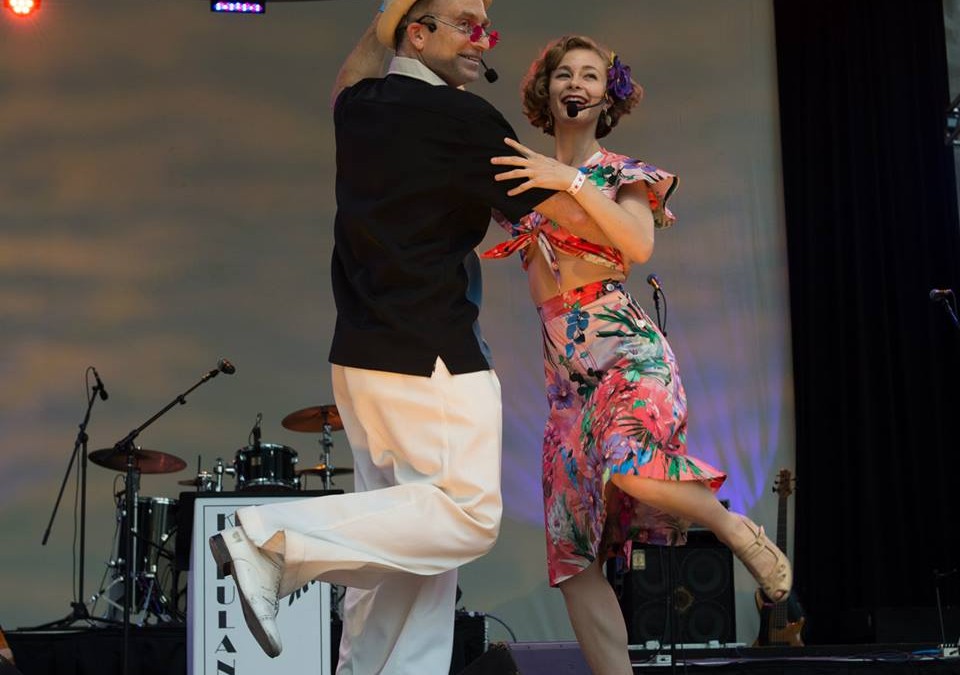 Paolo & Lainey teach at Midsummer Night Swing 2015